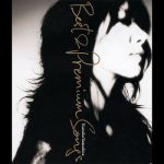 [Album] 山下久美子 – 25th Anniversary Best & Premium Songs (2004.12.01/MP3+Flac/RAR)